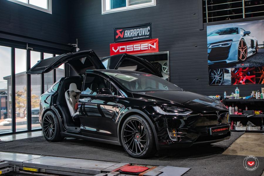  Tesla Model X on Vossen Wheels (VPS-305T) 2019 года  (фото 7 из 7)
